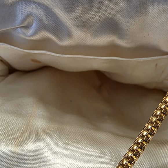 Walborg Elegant White Beaded Clutch w - Picture 5 of 6